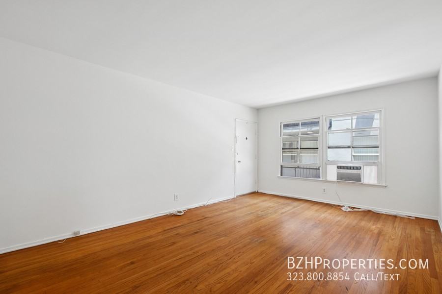 1138 S Sherbourne Dr #3 - Photo 5 of 18