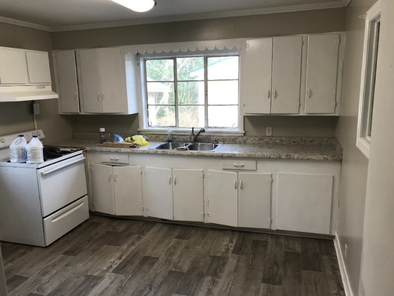 208 Gordon St - Photo 5 of 11