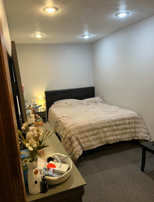 920 Broadway St #8 - Photo 2 of 6