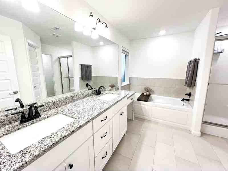 310 W Tyler Rd - Photo 6 of 10