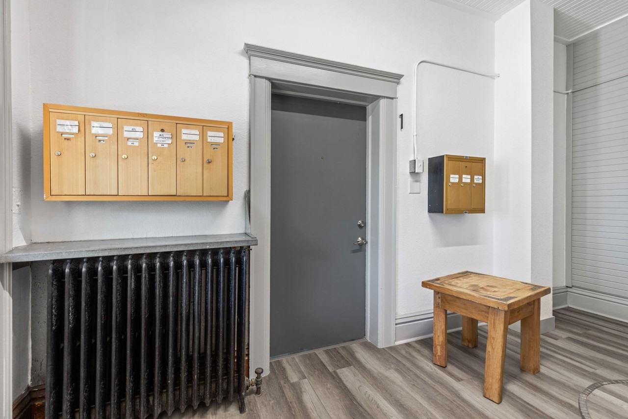 1427 9th Ave #1 - Photo 3 of 23