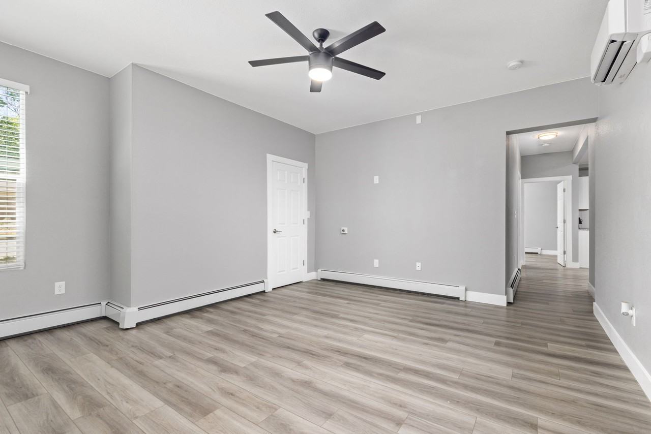 1427 9th Ave #1 - Photo 4 of 23