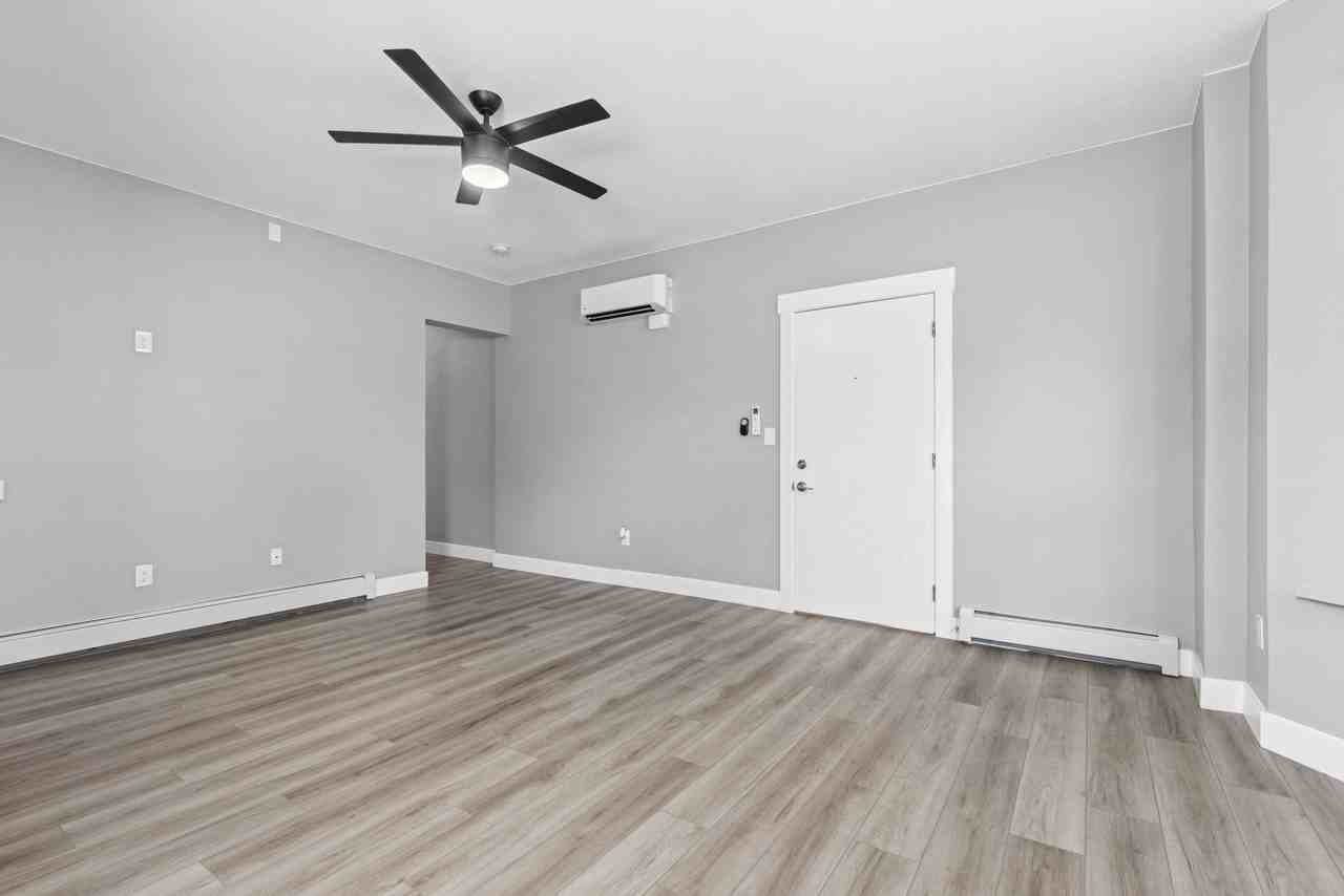 1427 9th Ave #1 - Photo 5 of 23