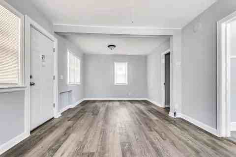 3026 S Hanson Ave - Photo 2 of 4