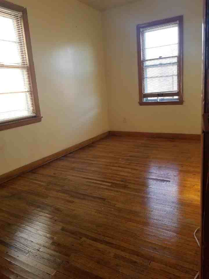 441 Allen St #3 - Photo 2 of 6