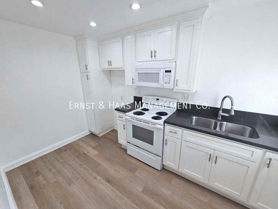 1527 Junipero Ave #15 - Photo 4 of 7