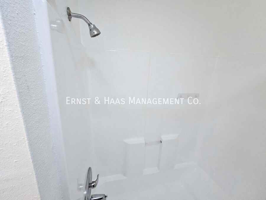 1527 Junipero Ave #15 - Photo 7 of 7