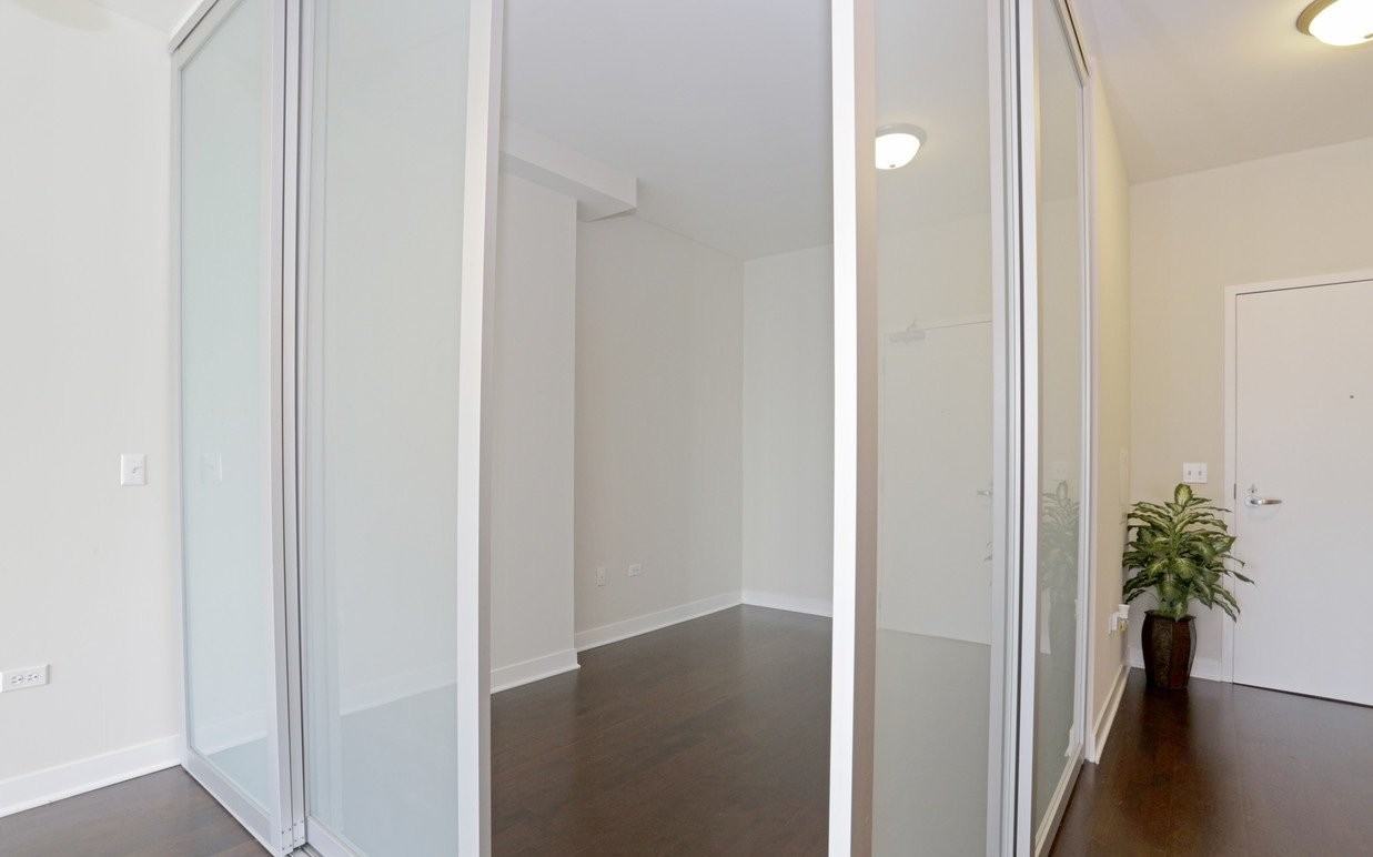 697 W Wayman St - Photo 3 of 10