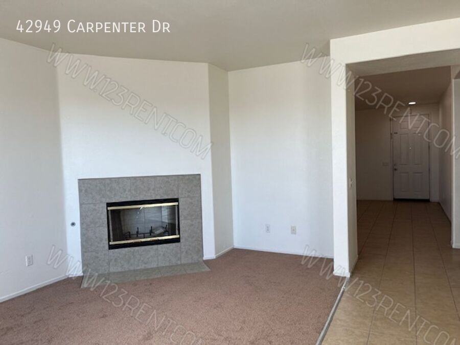 42949 Carpenter Dr - Photo 4 of 25