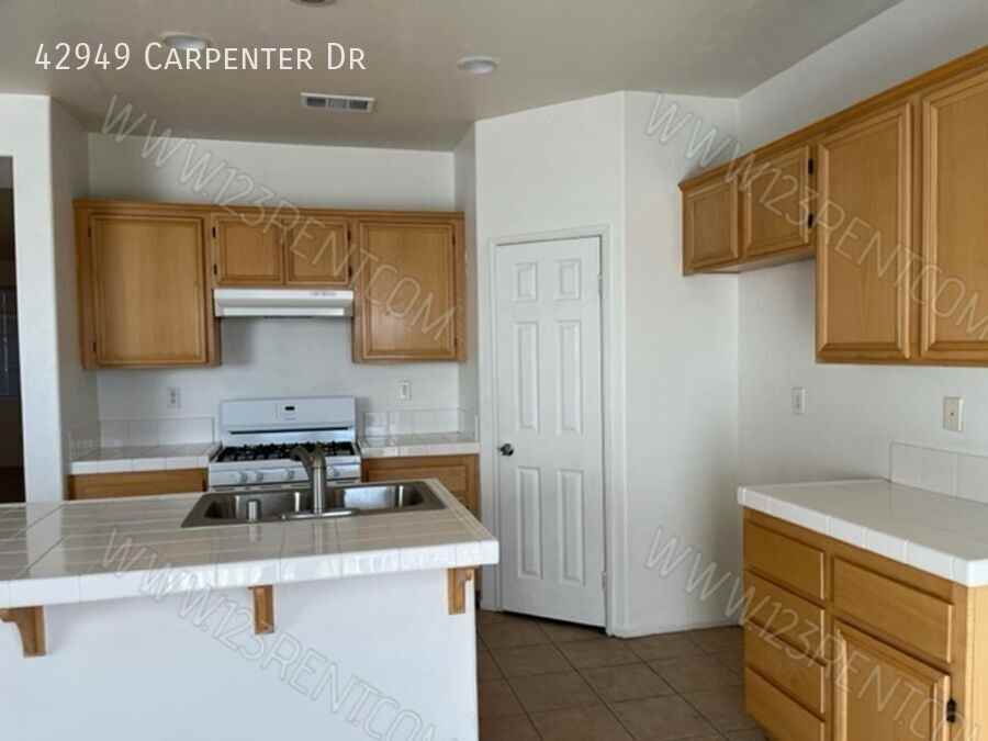 42949 Carpenter Dr - Photo 6 of 25