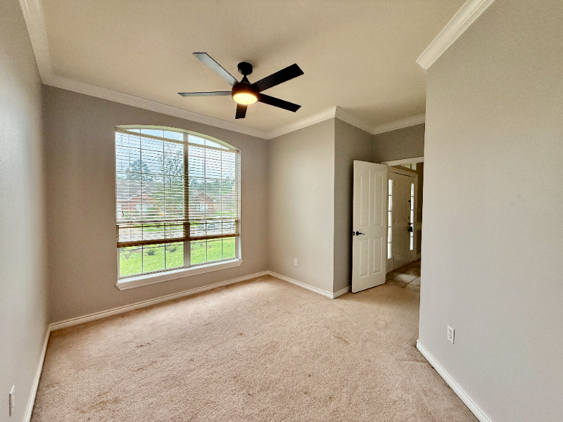 103 Hawthorne - Photo 2 of 20