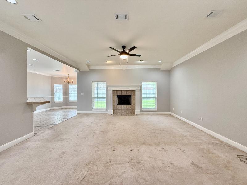103 Hawthorne - Photo 3 of 20