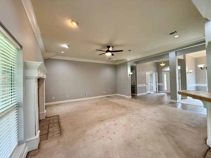 103 Hawthorne - Photo 4 of 20