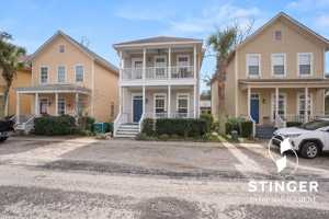 featured image of 909 12th St
