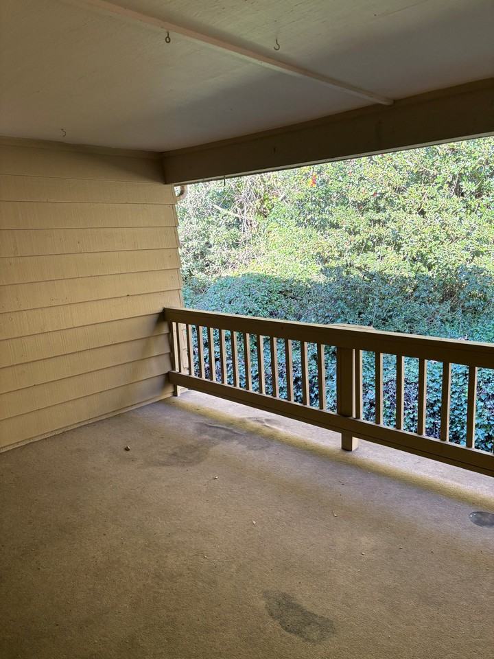 1634 S Kent Des Moines Rd #D - Photo 4 of 15