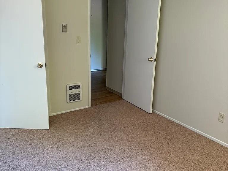 1634 S Kent Des Moines Rd #D - Photo 7 of 15