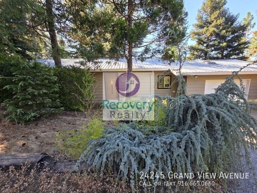 24245 Grand View Ave - Photo 4 of 29