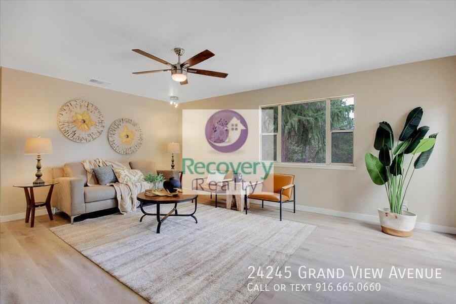 24245 Grand View Ave - Photo 5 of 29