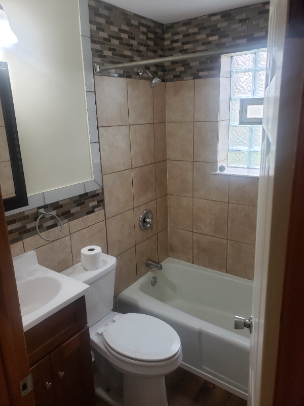 601 E Robinson St #3 - Photo 4 of 9