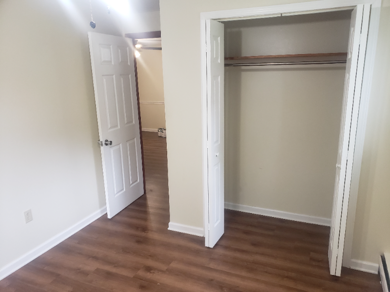 601 E Robinson St #3 - Photo 6 of 9