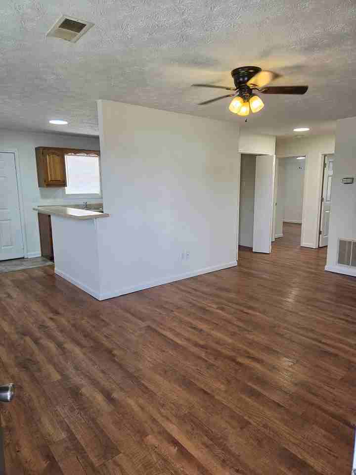 102 Lauderdale Dr #102A - Photo 2 of 7