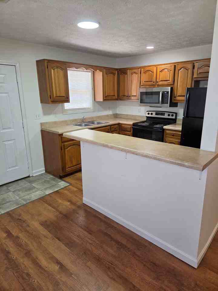 102 Lauderdale Dr #102A - Photo 4 of 7