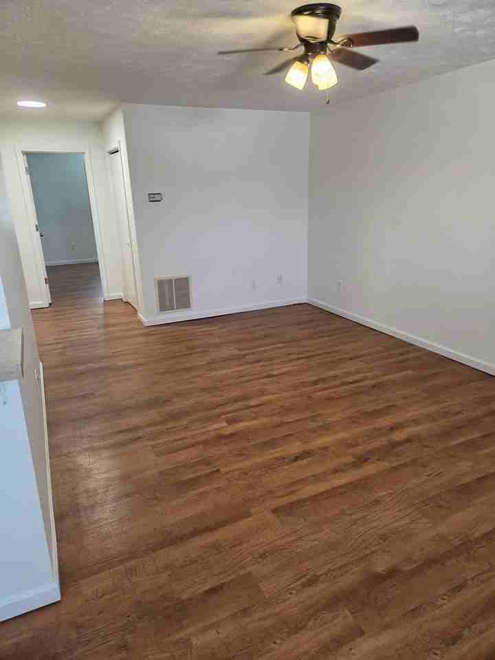 102 Lauderdale Dr #102A - Photo 5 of 7