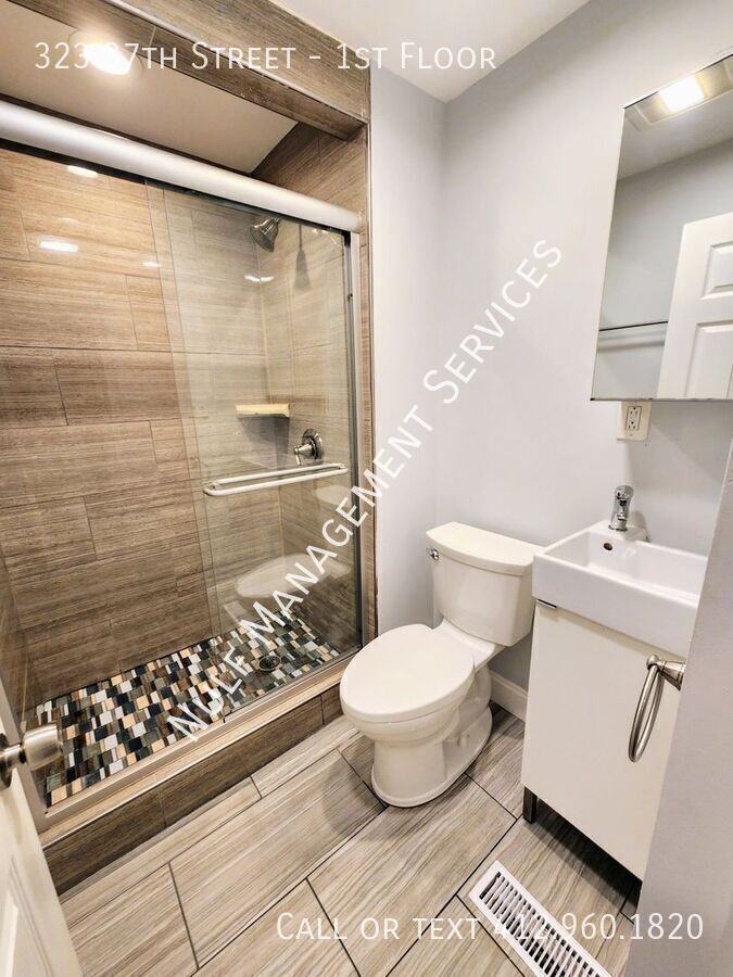 323 37th St #1stFL - Photo 4 of 8