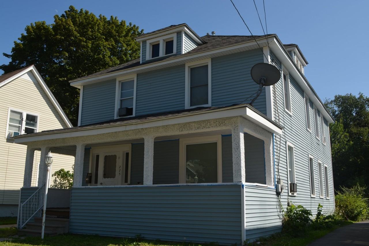 225 Thieme Pl - Photo 2 of 21
