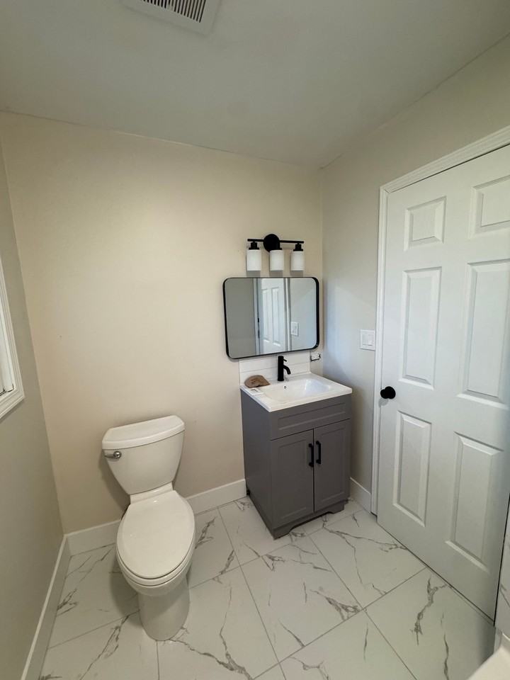 312 Phyllis Ave - Photo 4 of 6