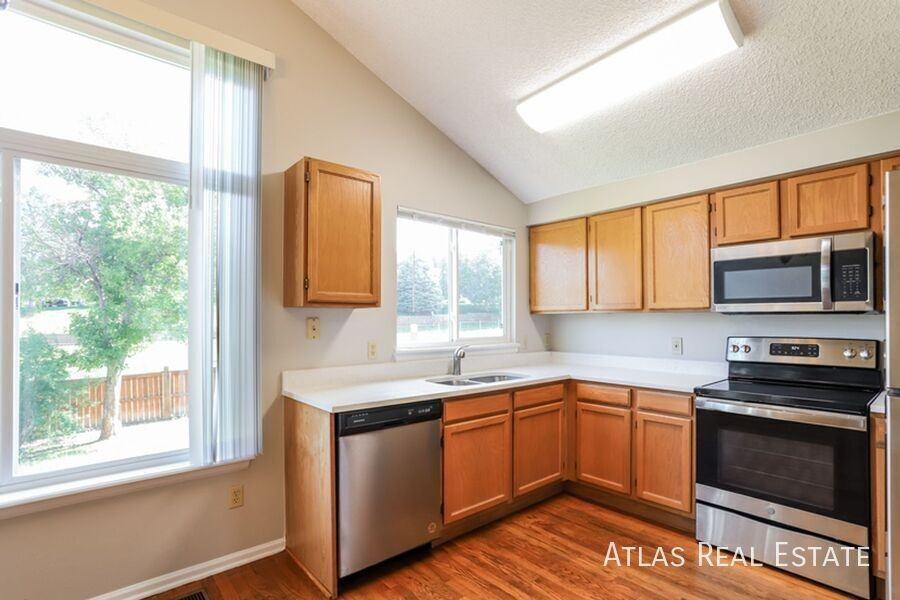 6131 Willowmore Ct - Photo 4 of 20