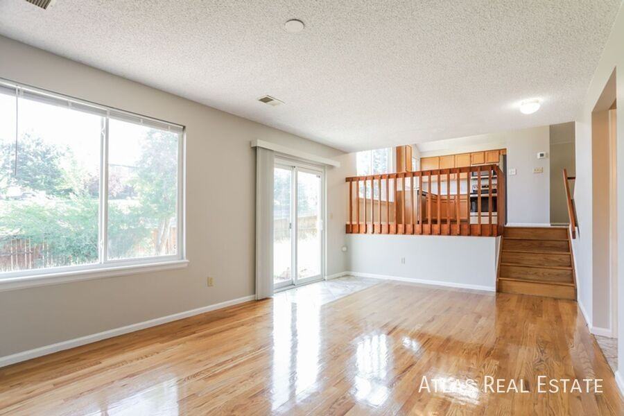 6131 Willowmore Ct - Photo 5 of 20