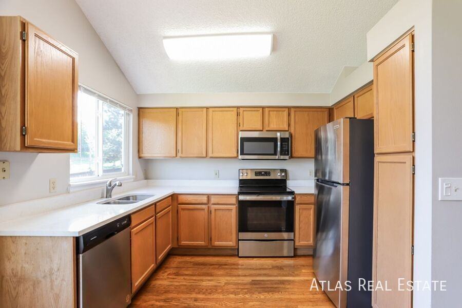 6131 Willowmore Ct - Photo 6 of 20