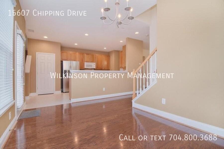 15607 Chipping Dr - Photo 2 of 23