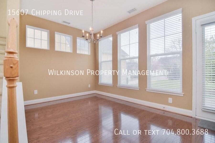 15607 Chipping Dr - Photo 3 of 23