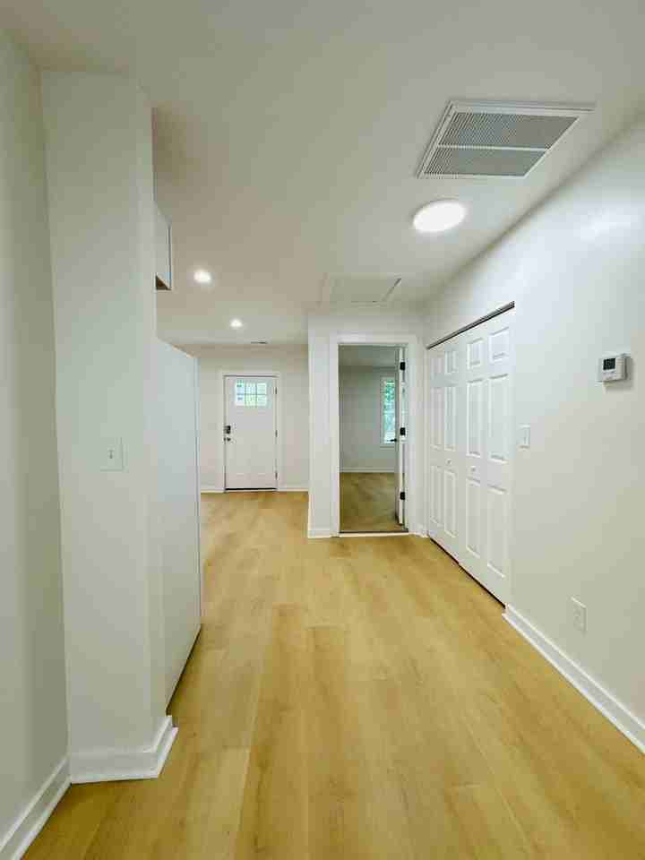 525 Smith St - Photo 2 of 20