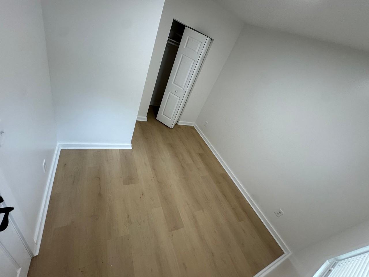 525 Smith St - Photo 7 of 20