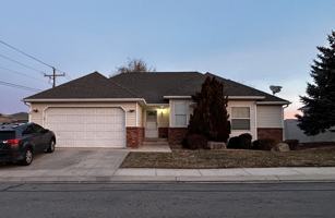 featured image of 1148 Northfield Rd #A