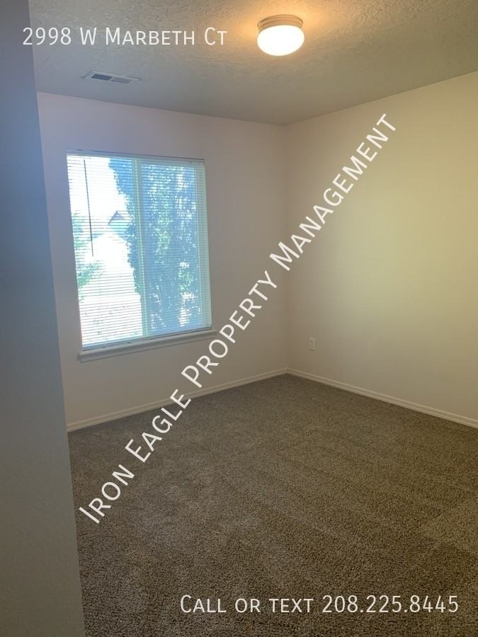 2998 W Marbeth Ct - Photo 3 of 7