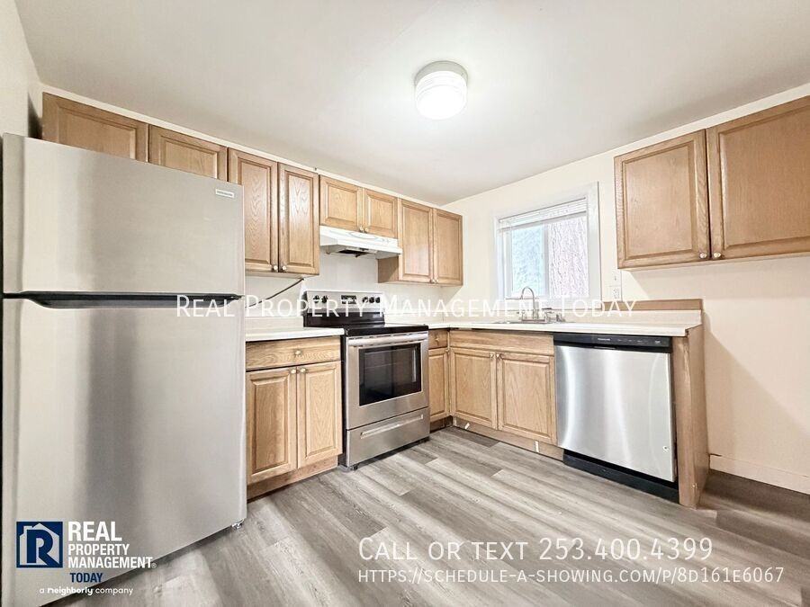 7505 156th St E - Photo 2 of 16