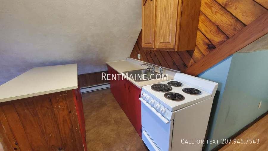 90 Clinton Ave #3 - Photo 3 of 10