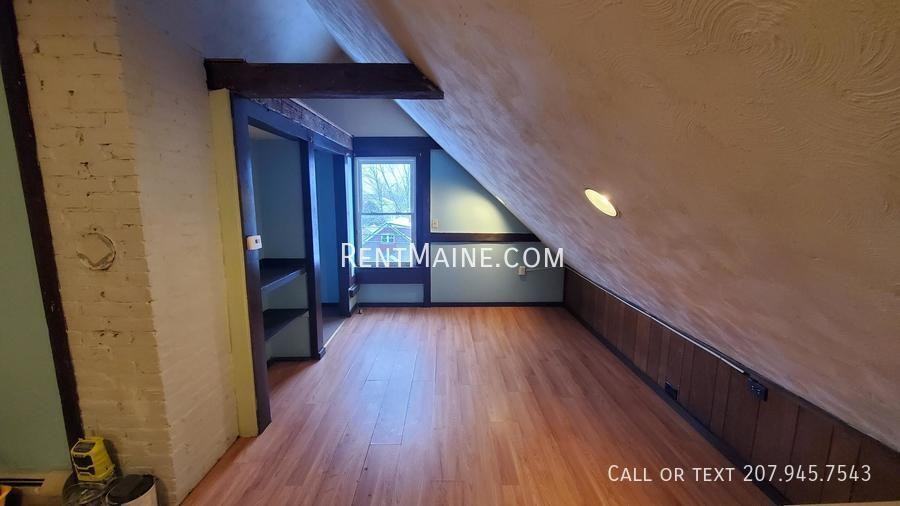 90 Clinton Ave #3 - Photo 4 of 10
