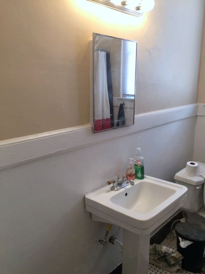 2210 College St - Photo 7 of 9