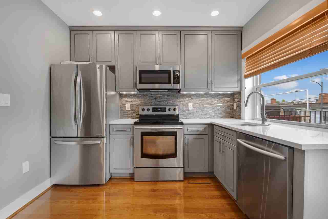1778 Lyman Pl Ne - Photo 5 of 26