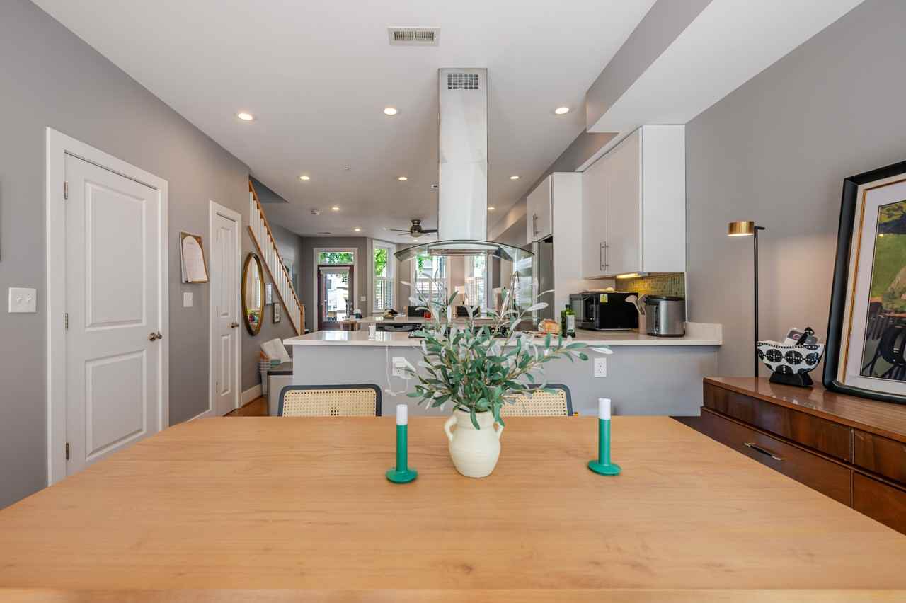 1915 6th St Nw #A - Photo 3 of 39