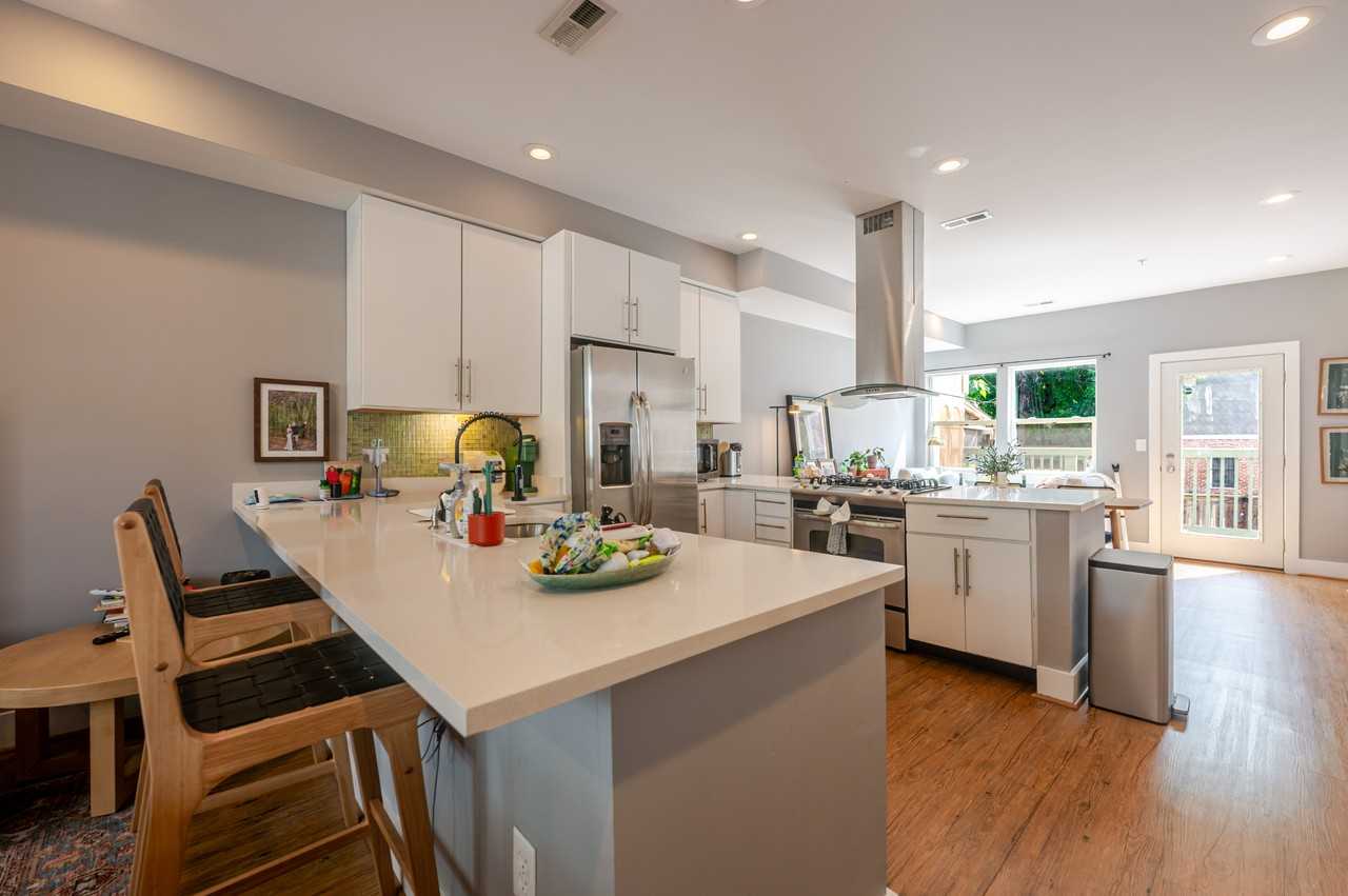 1915 6th St Nw #A - Photo 6 of 39