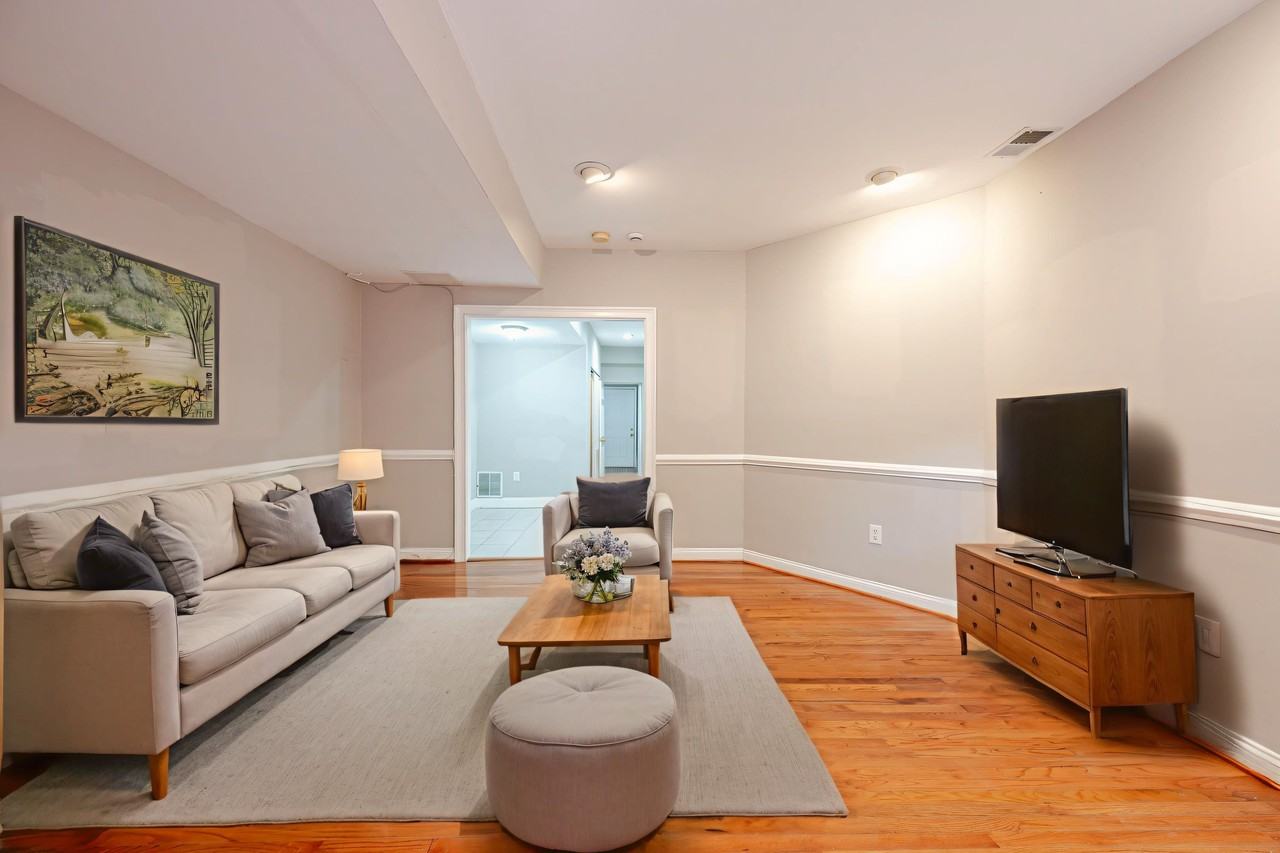76 P St Nw #B - Photo 2 of 11