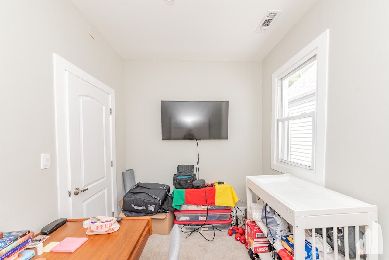 2923 N Avers Ave #2 - Photo 4 of 8