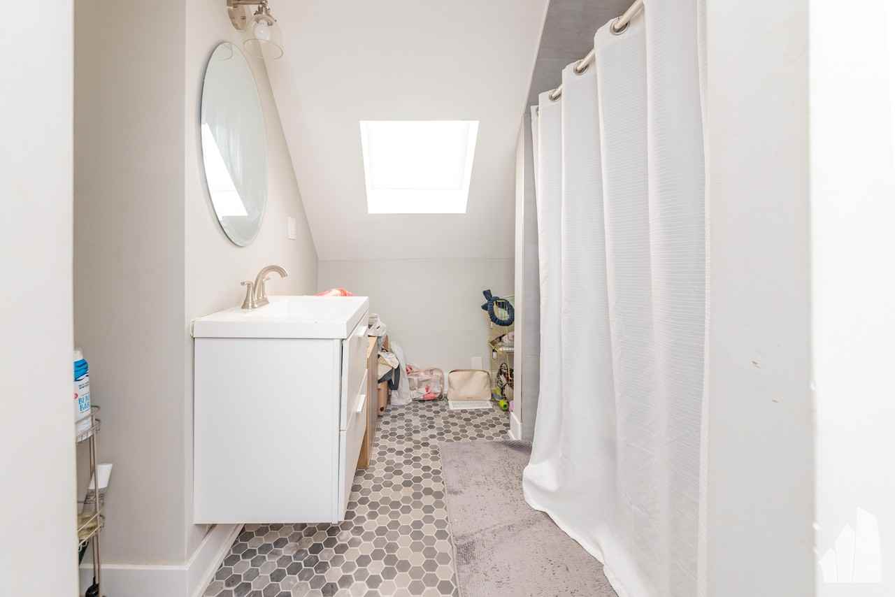 2923 N Avers Ave #2 - Photo 6 of 8