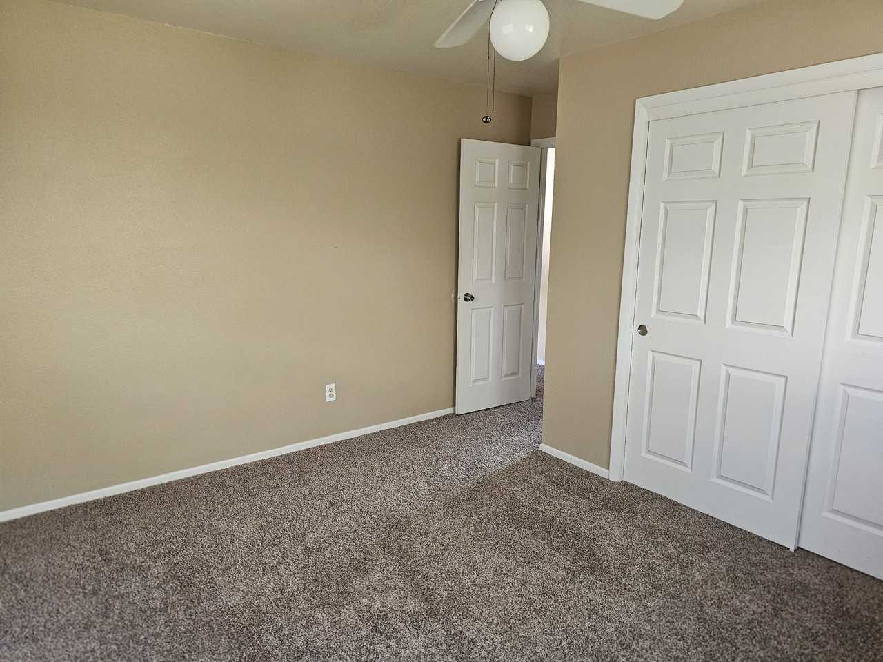 2610 King St #4 - Photo 6 of 9